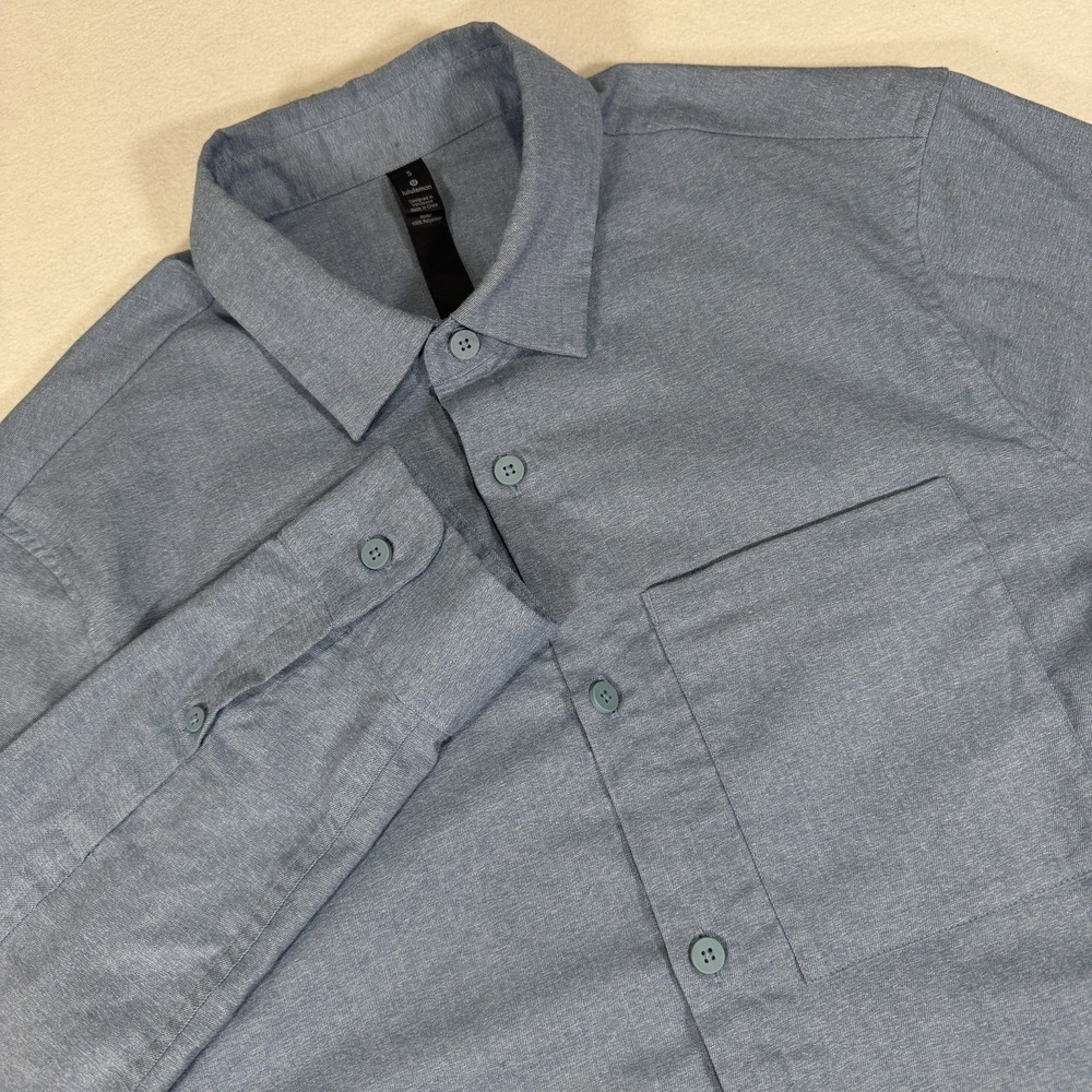 Lululemon Long Sleeve Button Up Commission Shirt Mens‎ Small Blue